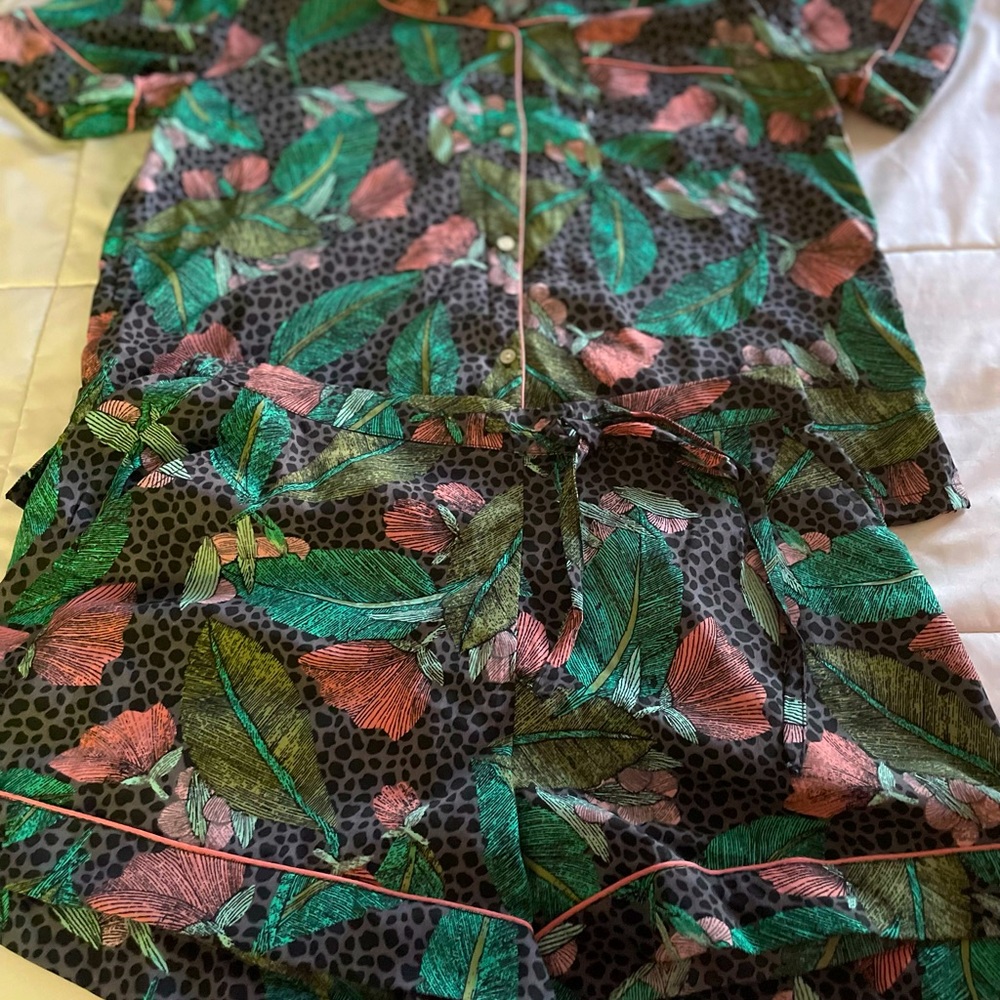 Womens pajama set.